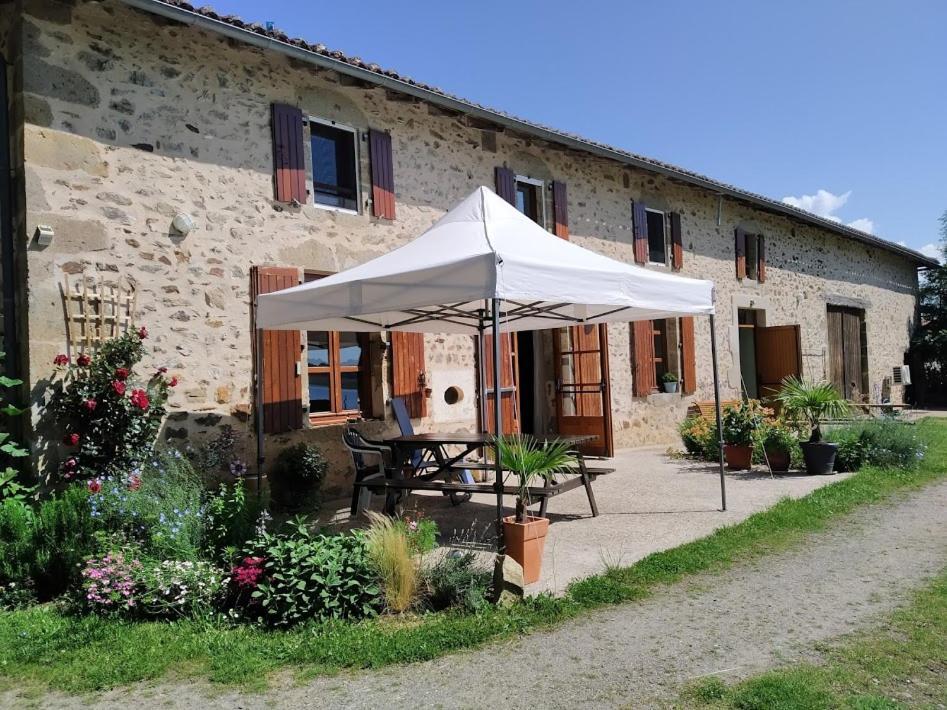 La Tribu De Lavaud Bed & Breakfast Saint-Quentin-sur-Charente Exterior photo